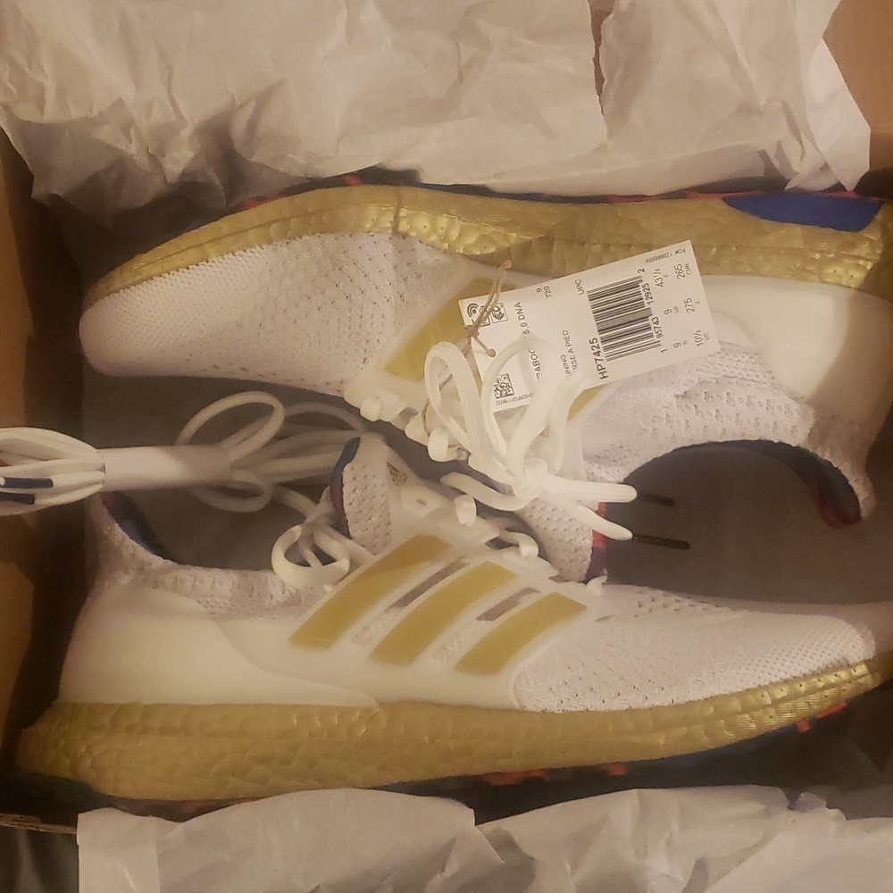 Adidas Ultraboost 5.0 DNA size 10.5 women